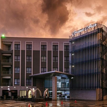 The Grand Aria Hotel And Conference Centre ハボローネ エクステリア 写真