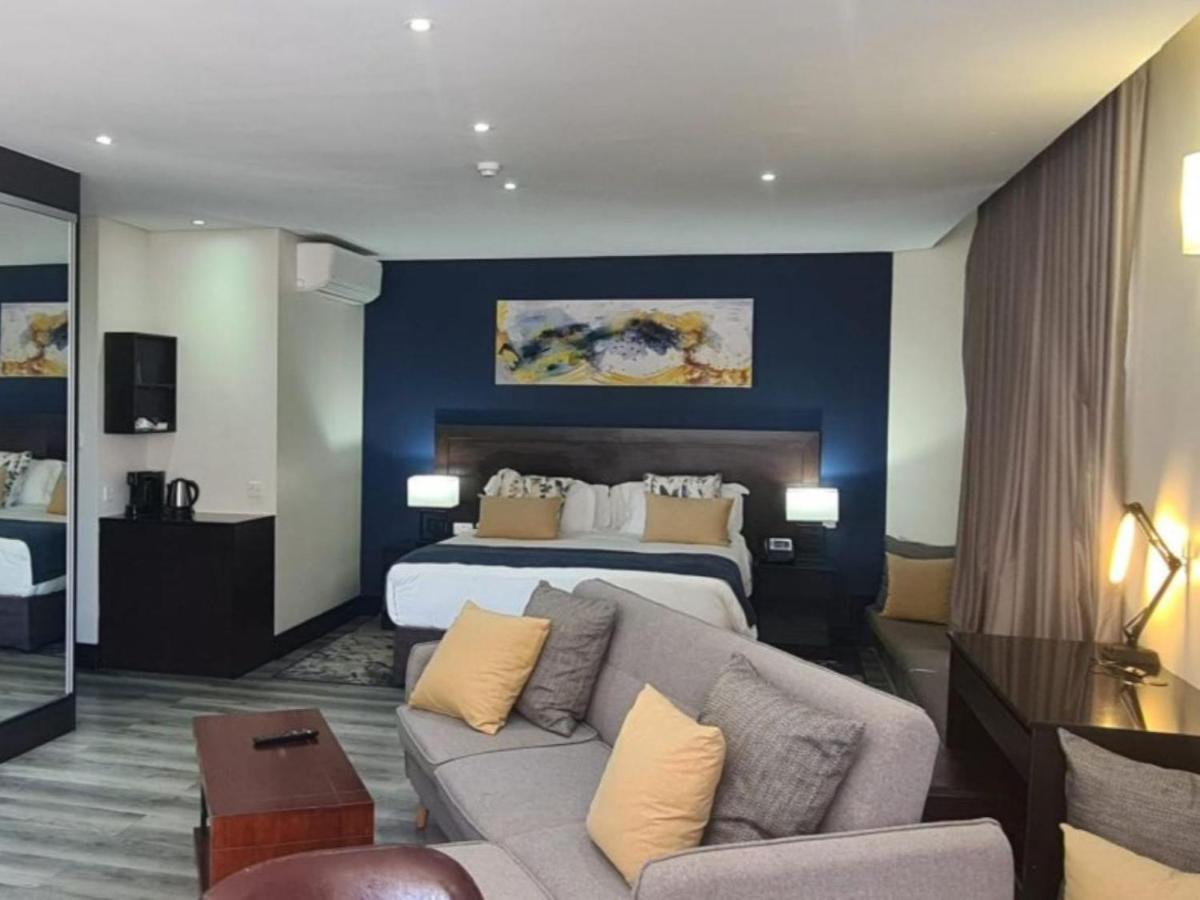 The Grand Aria Hotel And Conference Centre ハボローネ 部屋 写真